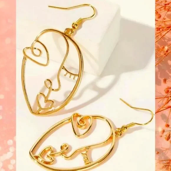 Women's Face Shaped Earrings in Yellow Gold Overlay NWOT - Picture 2 of 7